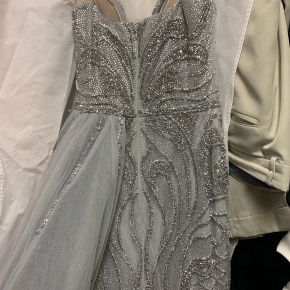 PORTIA & SCARLETT FORMAL EVENING GOWN - Picture 8 of 12